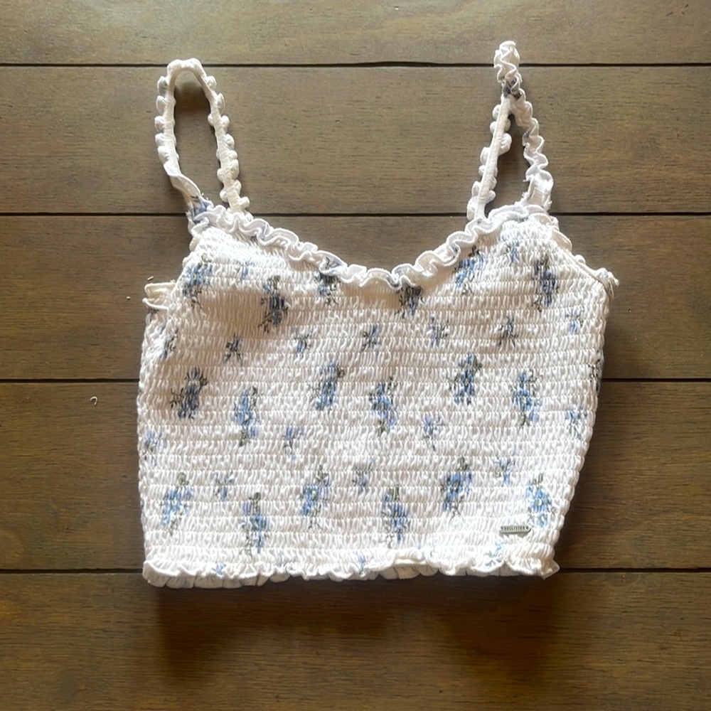 hollister, size: S, white crop top with blue flowers